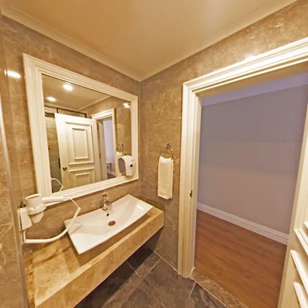Mara Business Hotel 3*